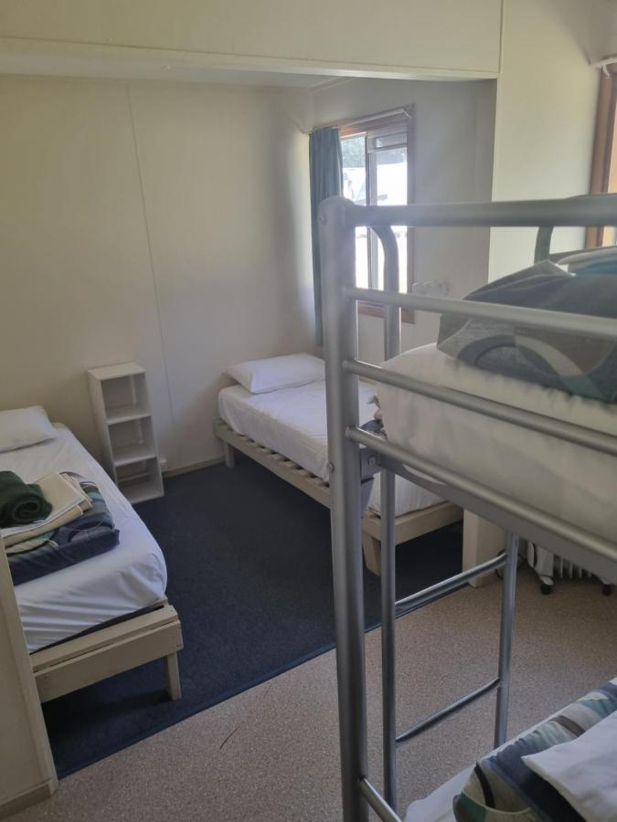 Strahan Backpackers Buitenkant foto