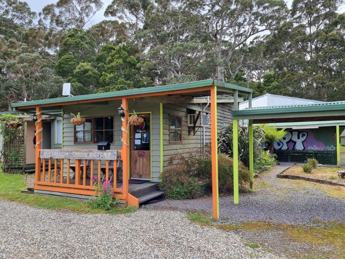 Strahan Backpackers Buitenkant foto