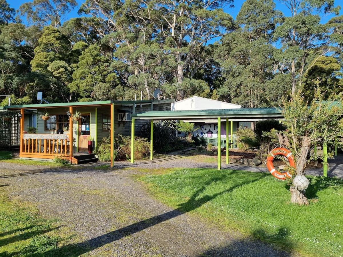 Strahan Backpackers Buitenkant foto